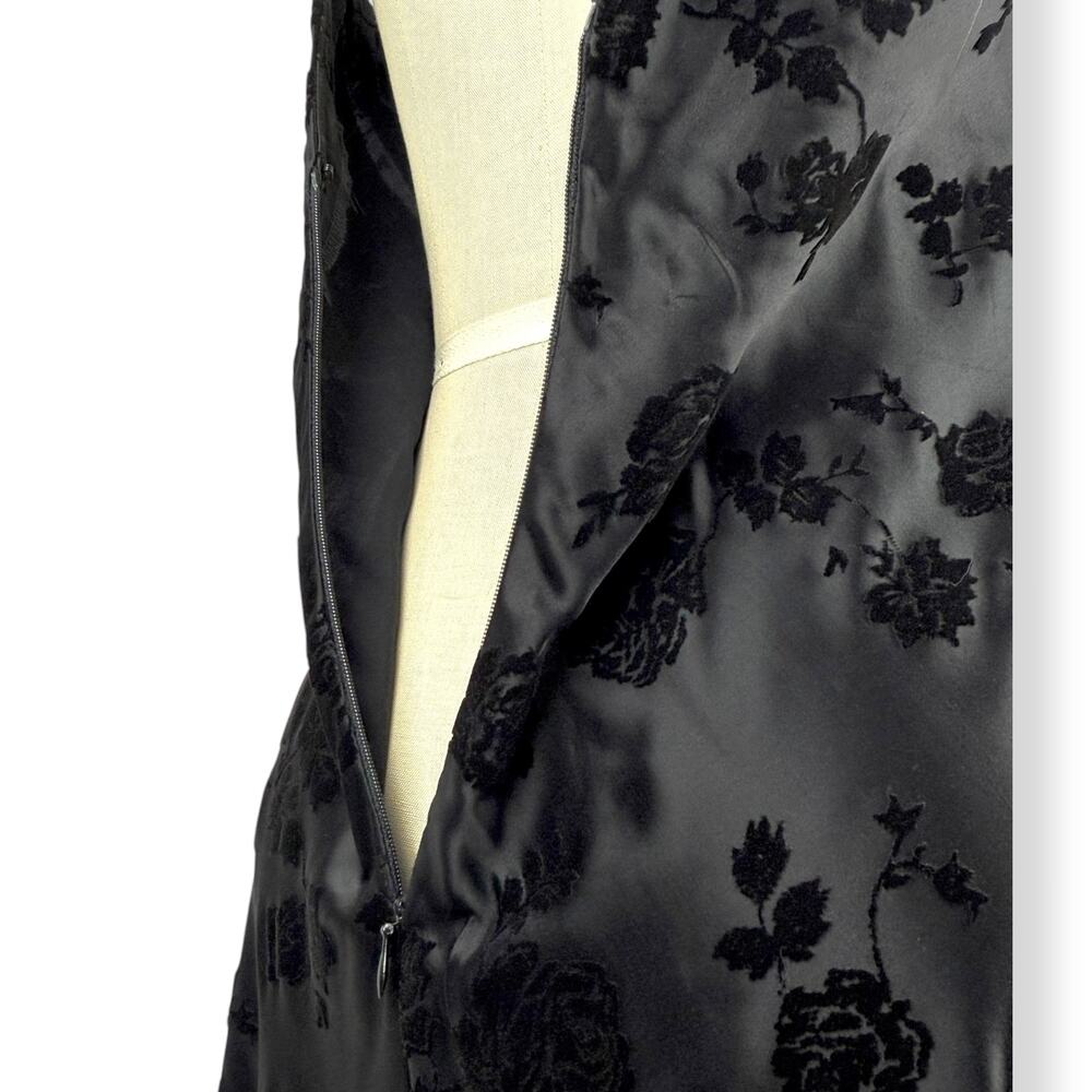 90's Morticia Addams black velvet rose deep v-back gown with train by NIKI LIVAS - Picture 11 of 16